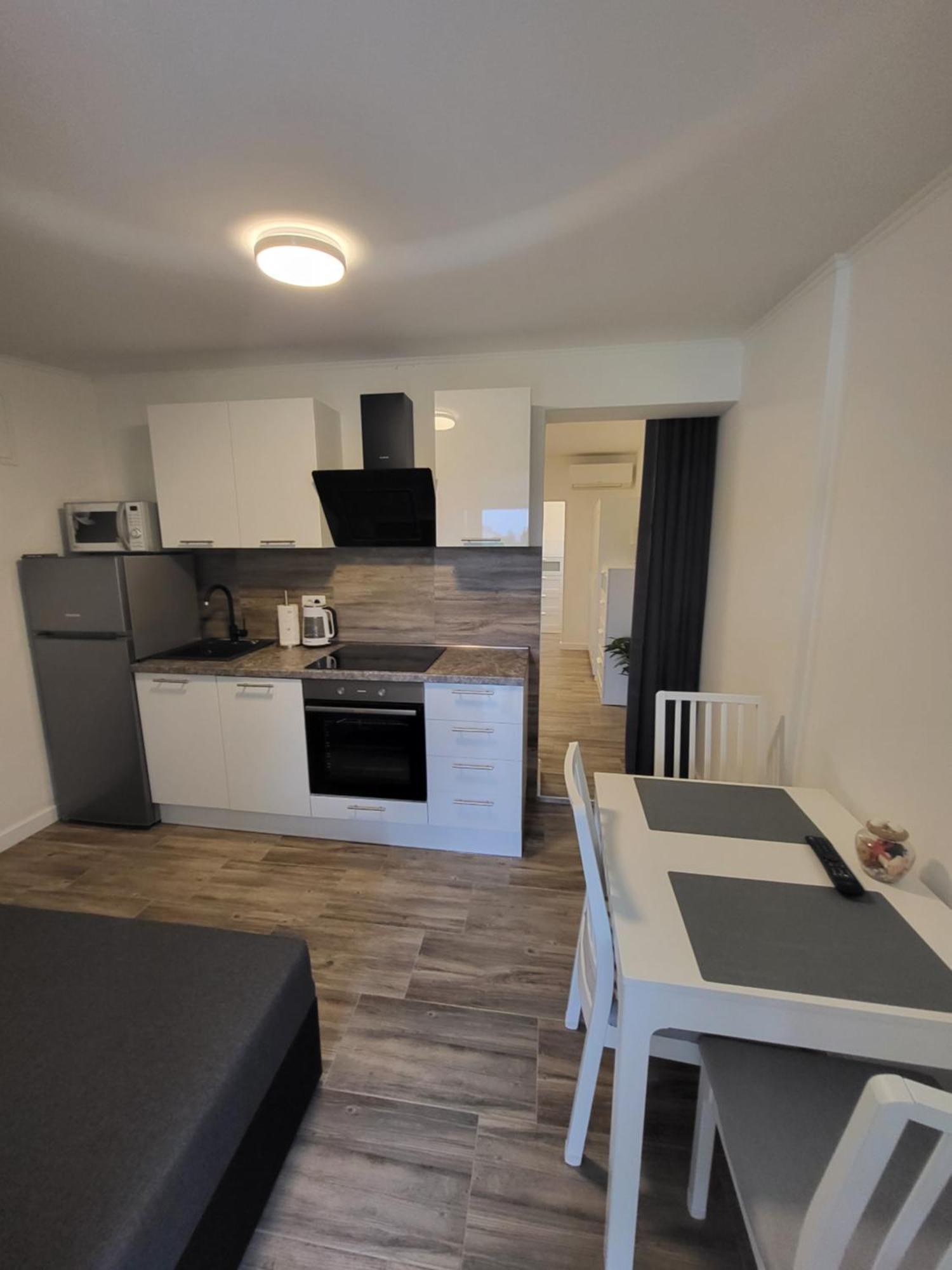 Apartmani I Sobe Mara New Translation Exteriér fotografie